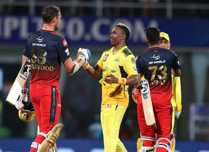  5 players who have played for both RCB and CSK