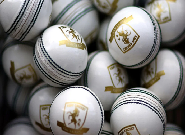 KOOKABURRA Ball