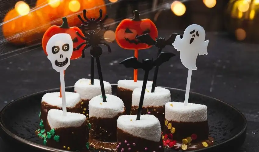 25 Halloween Candy Recipes: Sweet Treats Everyone Will Love