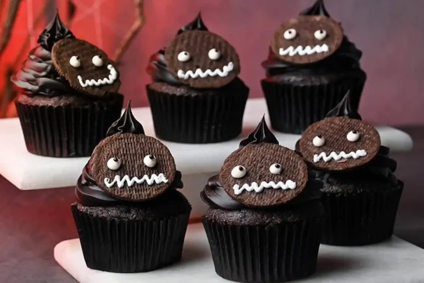 20 Chocolate Halloween Cupcakes That Are Perfectly Spooky & Delicious