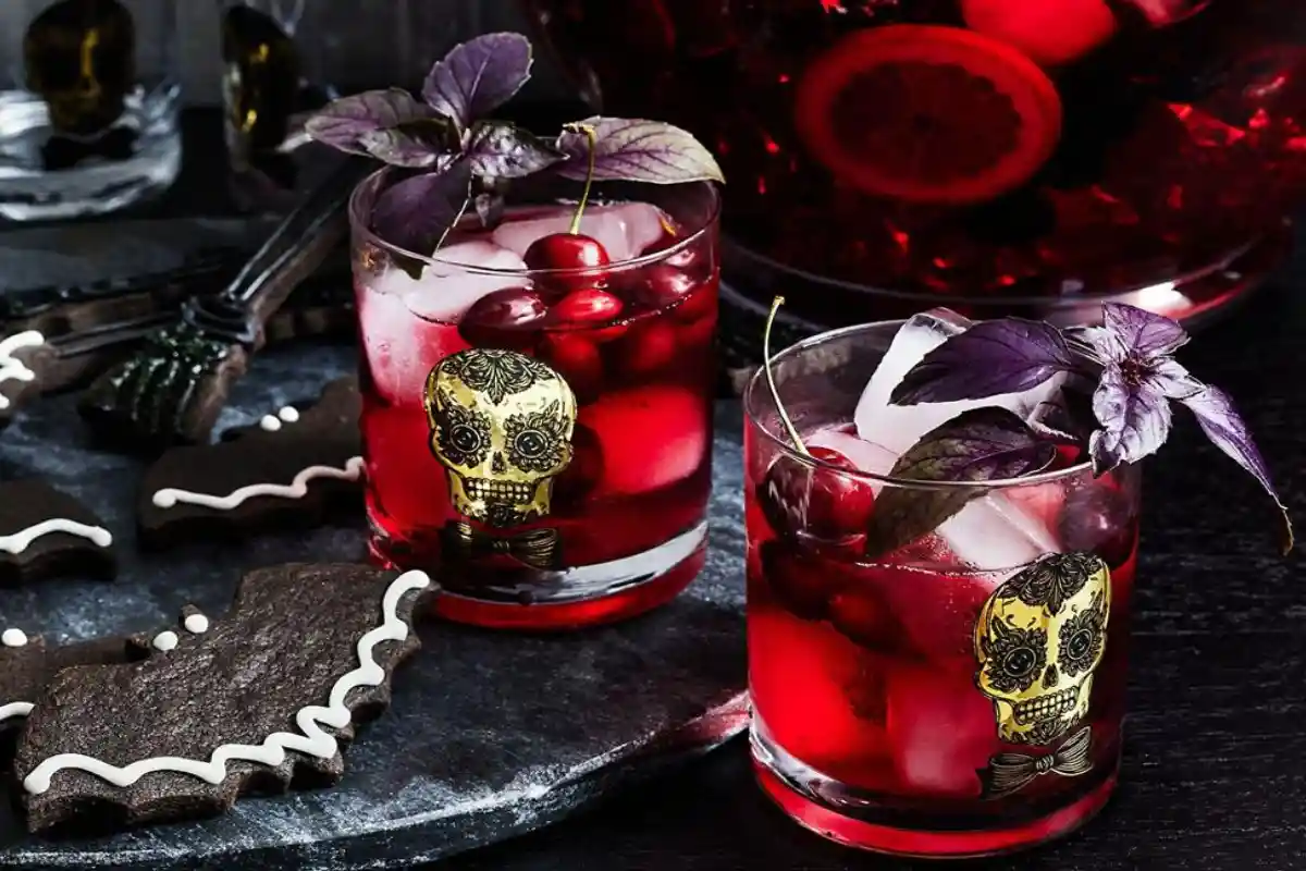 25 Halloween Beverage Ideas for a Spooktacular Party