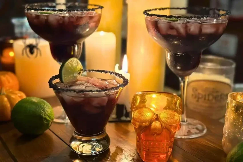 20 Halloween Cocktails That Will Be the Star of Your Spooky Party