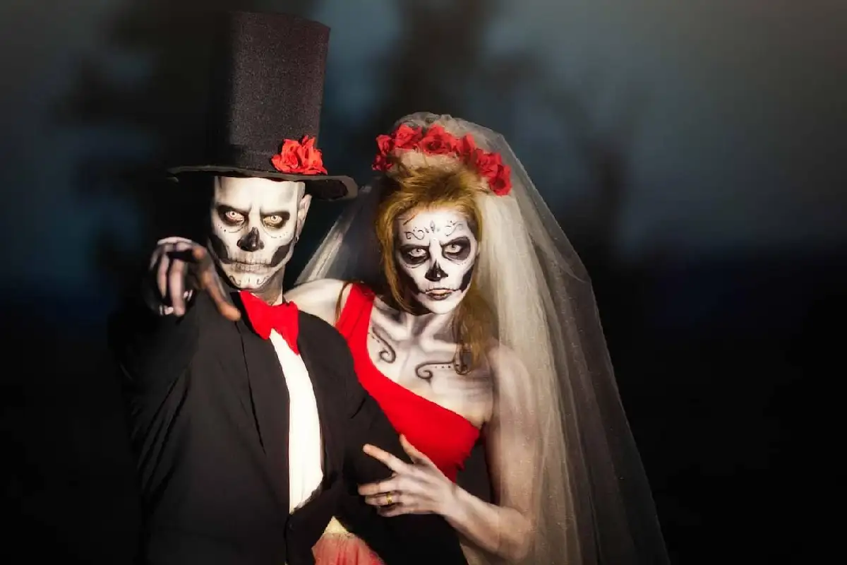 25 Cute Couple Costumes for Halloween
