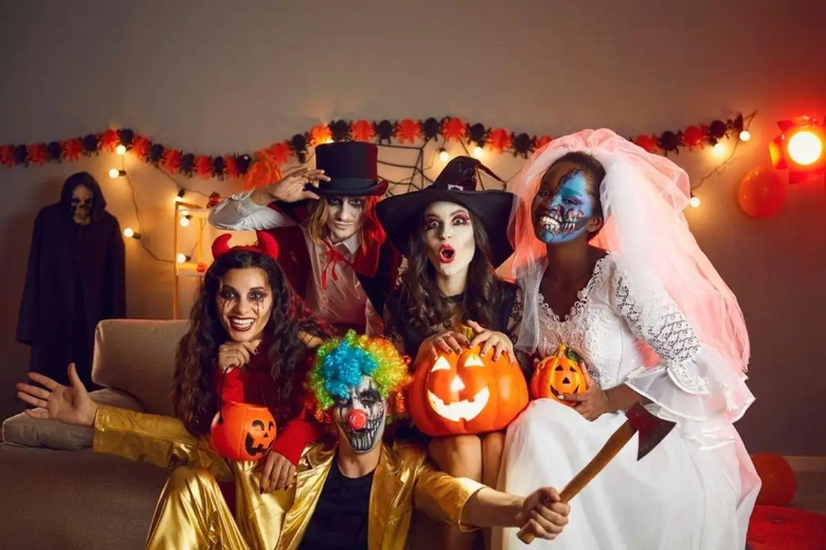 21 Group Halloween Costumes for Friends