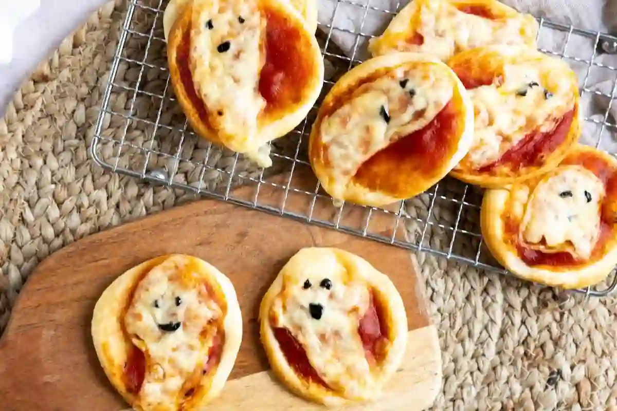 24 Quick and Easy Ghost Pizzas for Kids