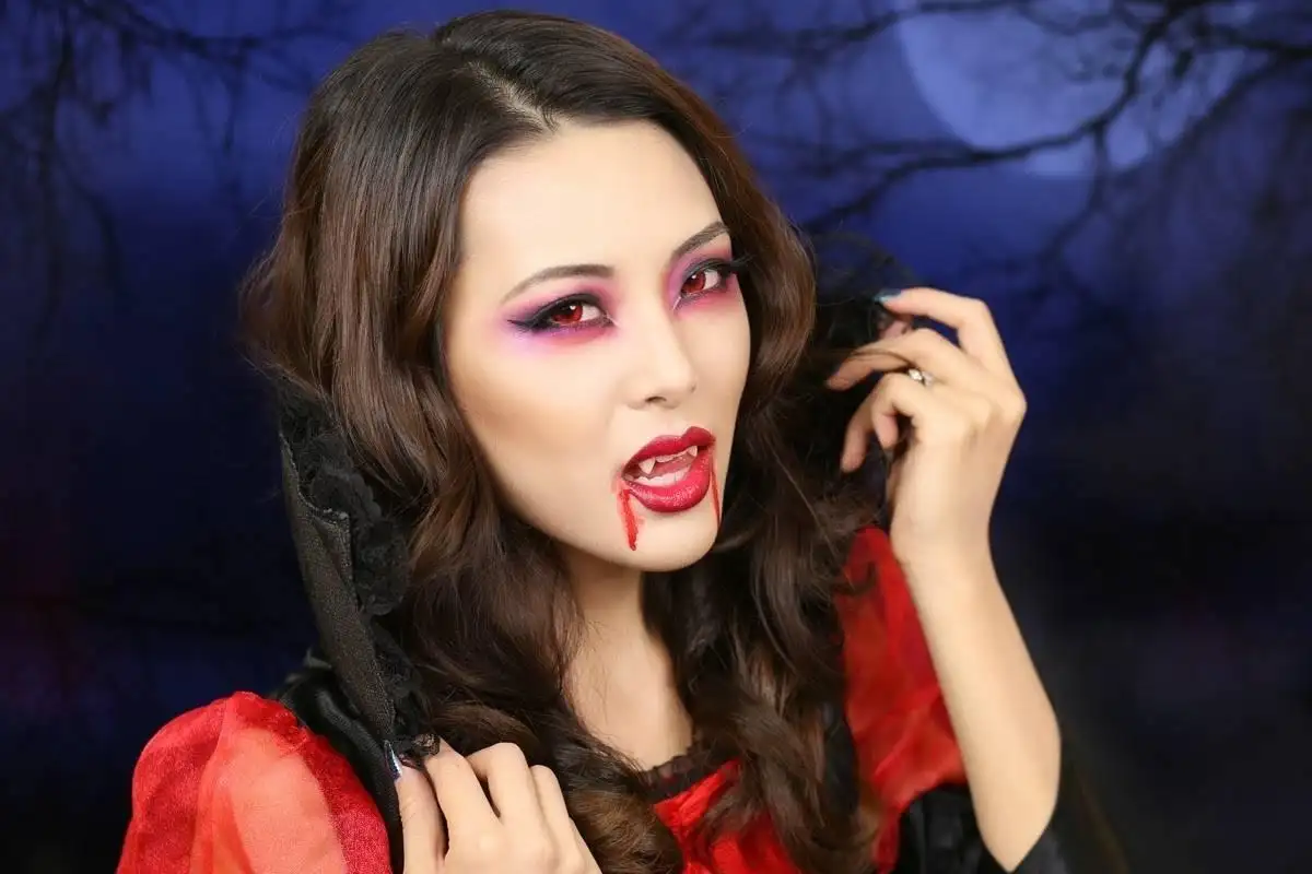 28 Scary Halloween Costumes for a Frightful Night