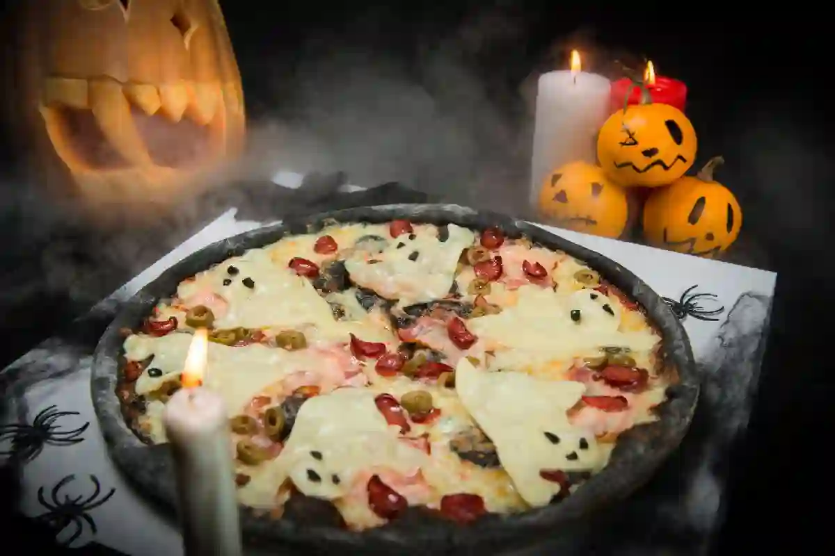25 Spooky Ghost Pizza Ideas for Halloween