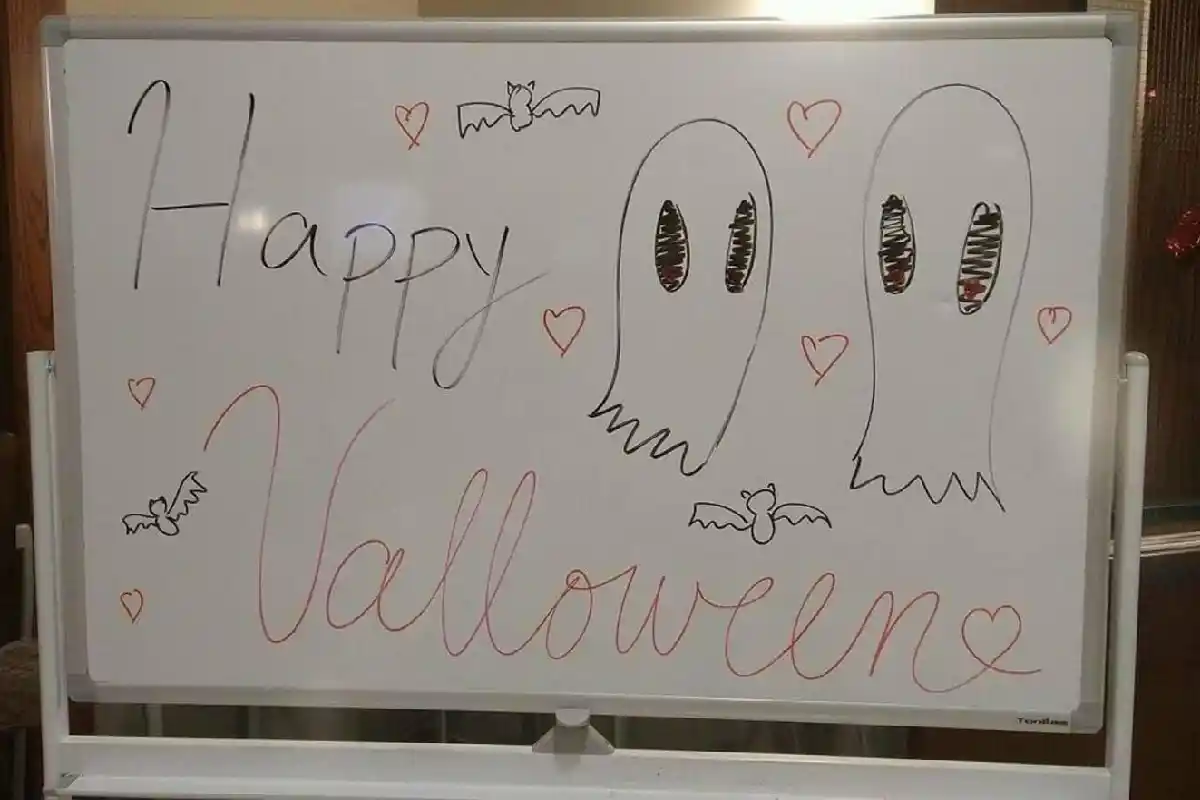 31 Halloween Whiteboard Ideas for Classrooms